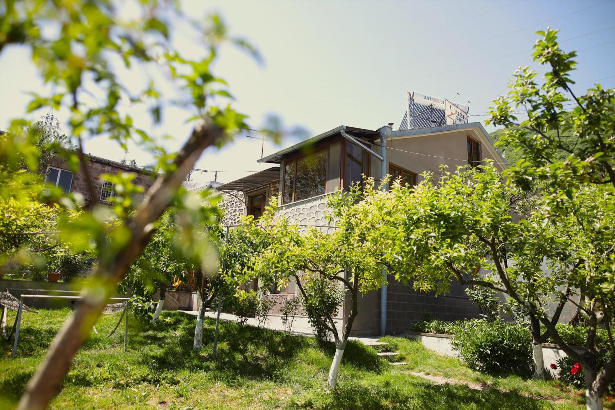 Hayi Tun Guest House Goris Esterno foto